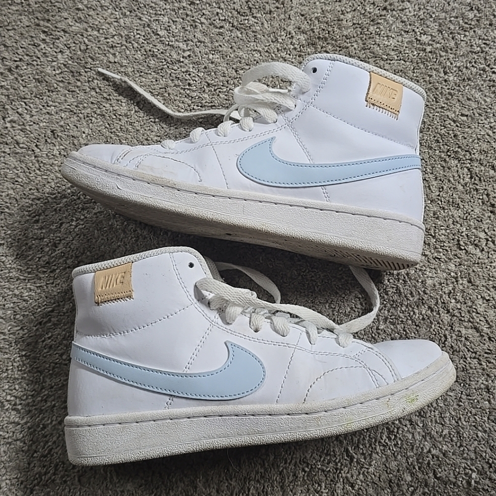 Nike Womens Court Royale 2 Size 6 White/ Blue